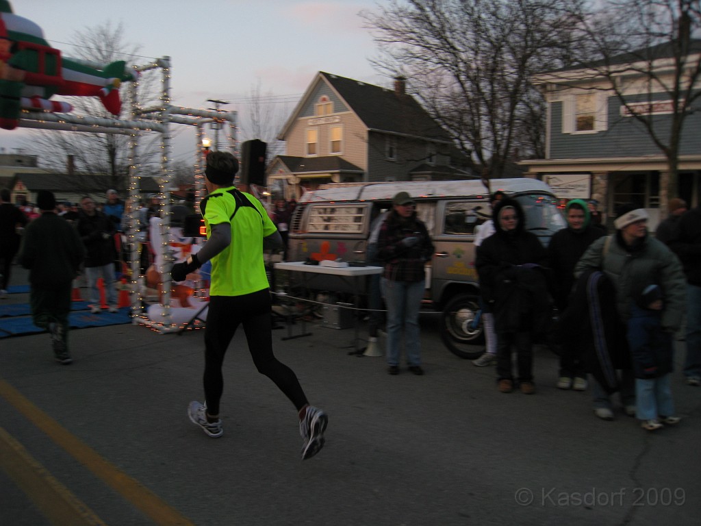 Holiday Hustle 5K 2009 565.jpg - The 2009 running of the Holiday Hustle 5K put on by Running Fit in Dexter Michigan on a sunny but 28 degree on December 5, 2009.